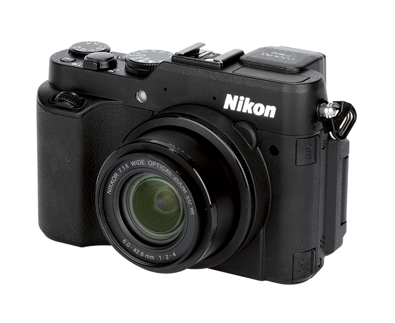 Nikon Coolpix P7800 front